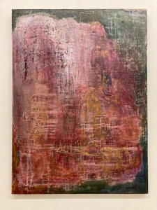 alles wat we doen laat sporen na. Het natuurlijke proces van verval draagt de sporen van de tijd. Mijn uitdaging is om de kracht van het imperfecte, de sporen, te laten zien. 
