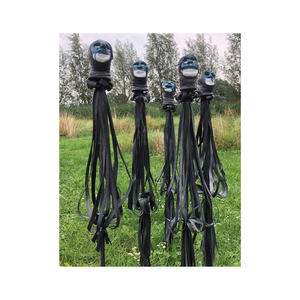 Beelden uit gebakken klei en met glazuur of raku gestookt