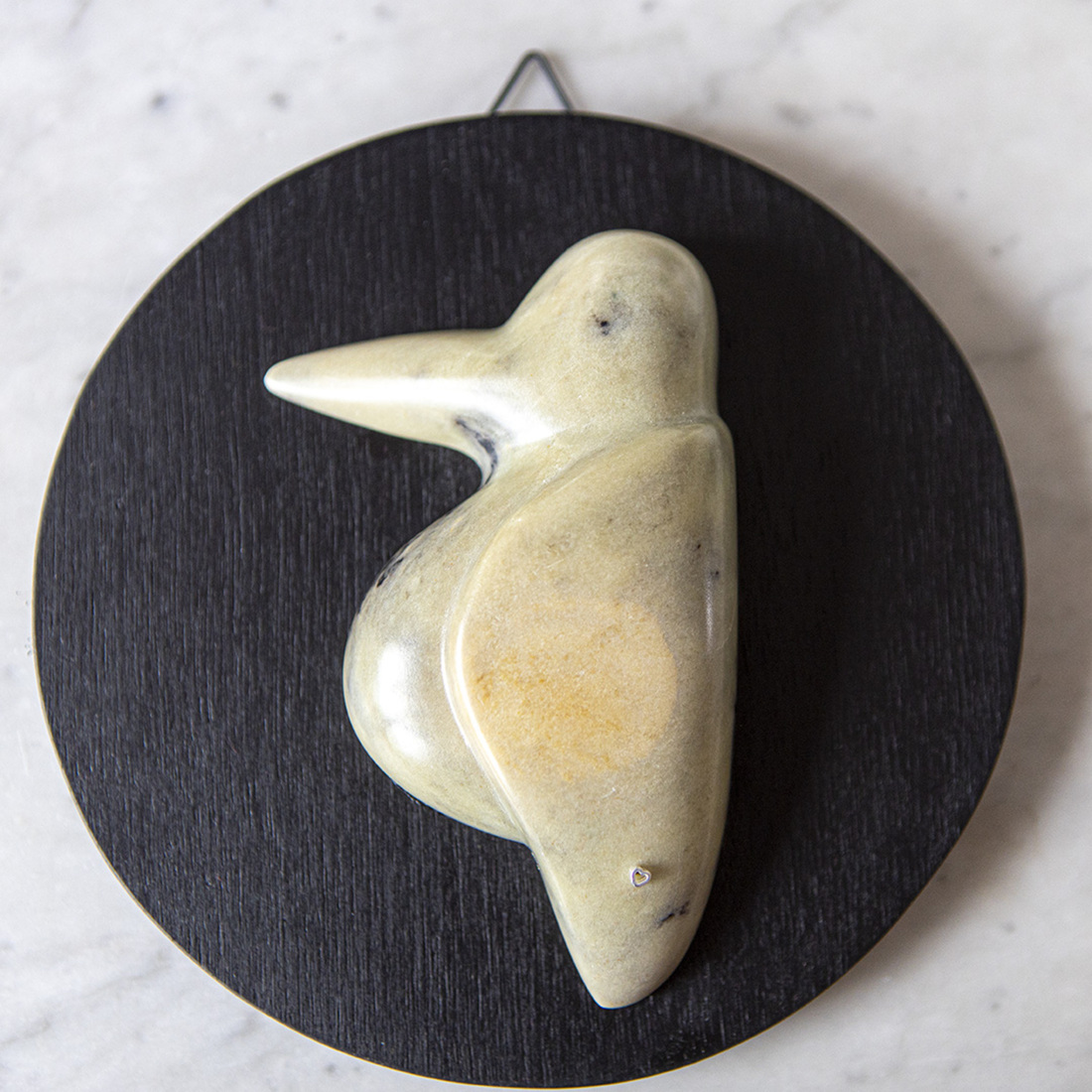 Plaquette met ijsvogeltje van Keniaans speksteen 