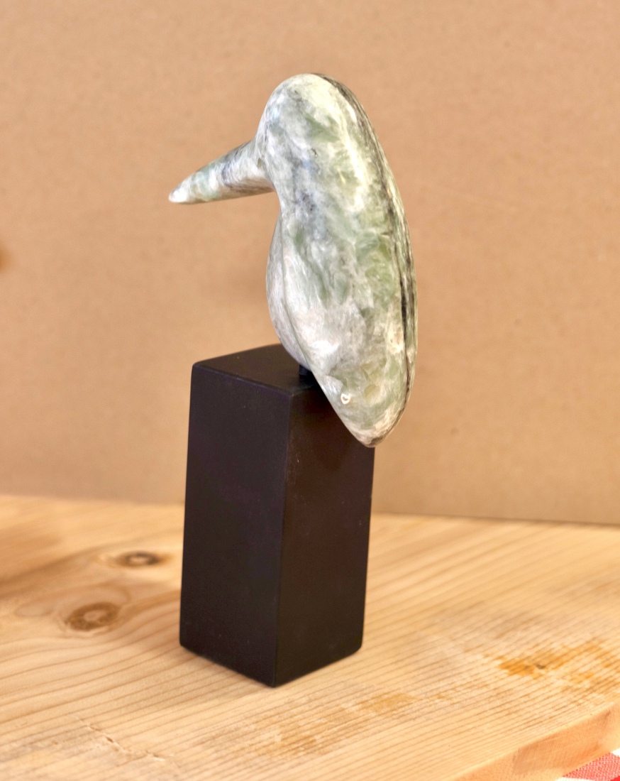 ijsvogeltje van Chinees speksteen 