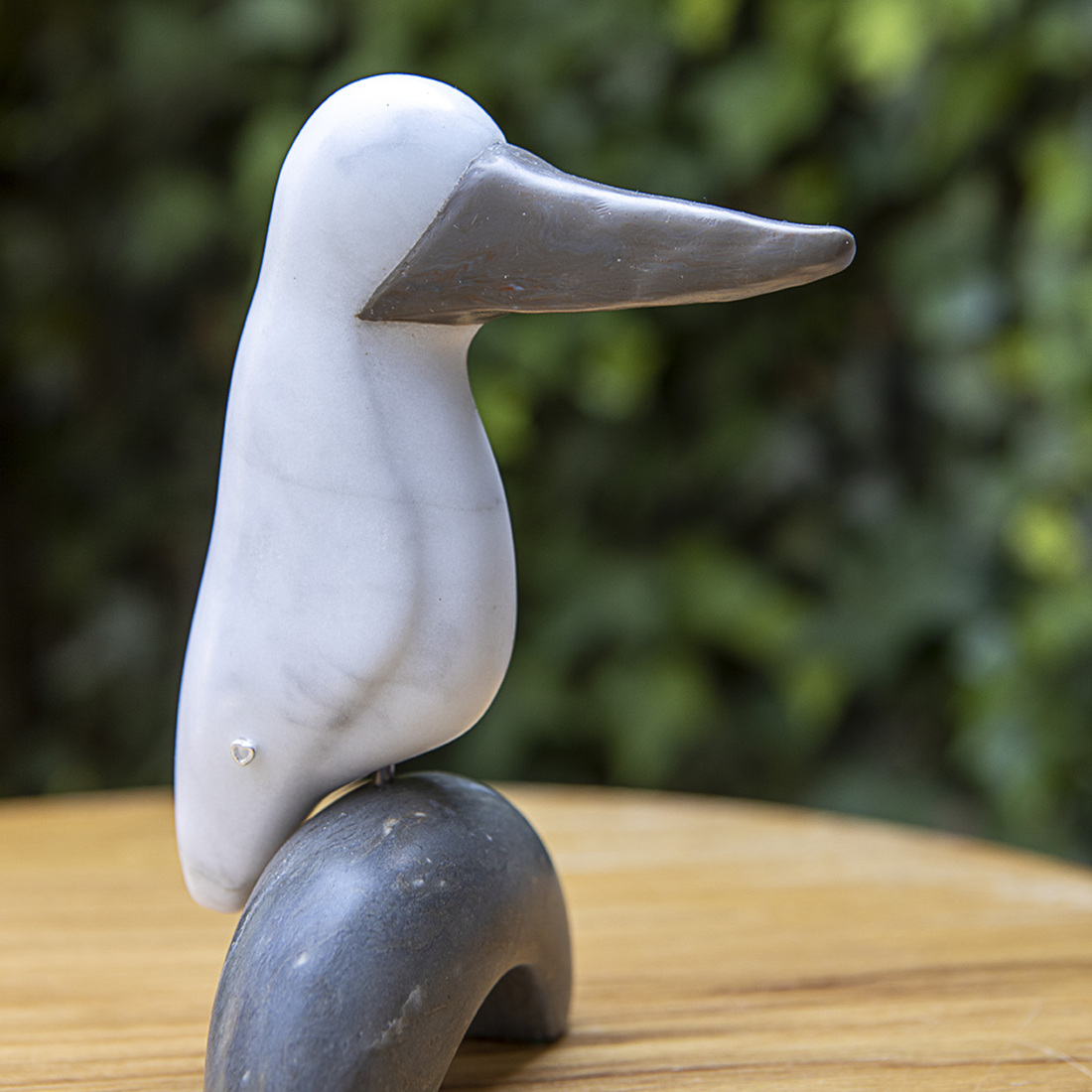 ijsvogeltje van wit marmer (5)