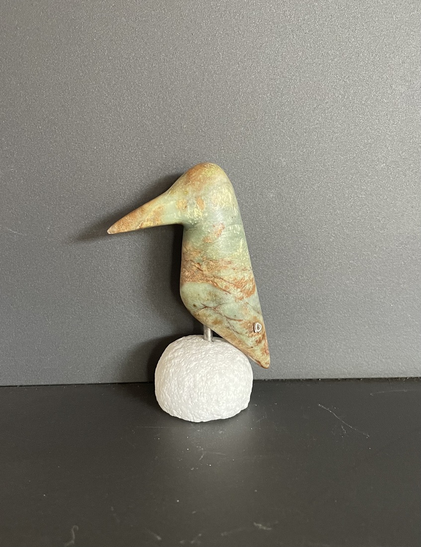 Lief klein ijsvogeltje van Pakistaans speksteen 