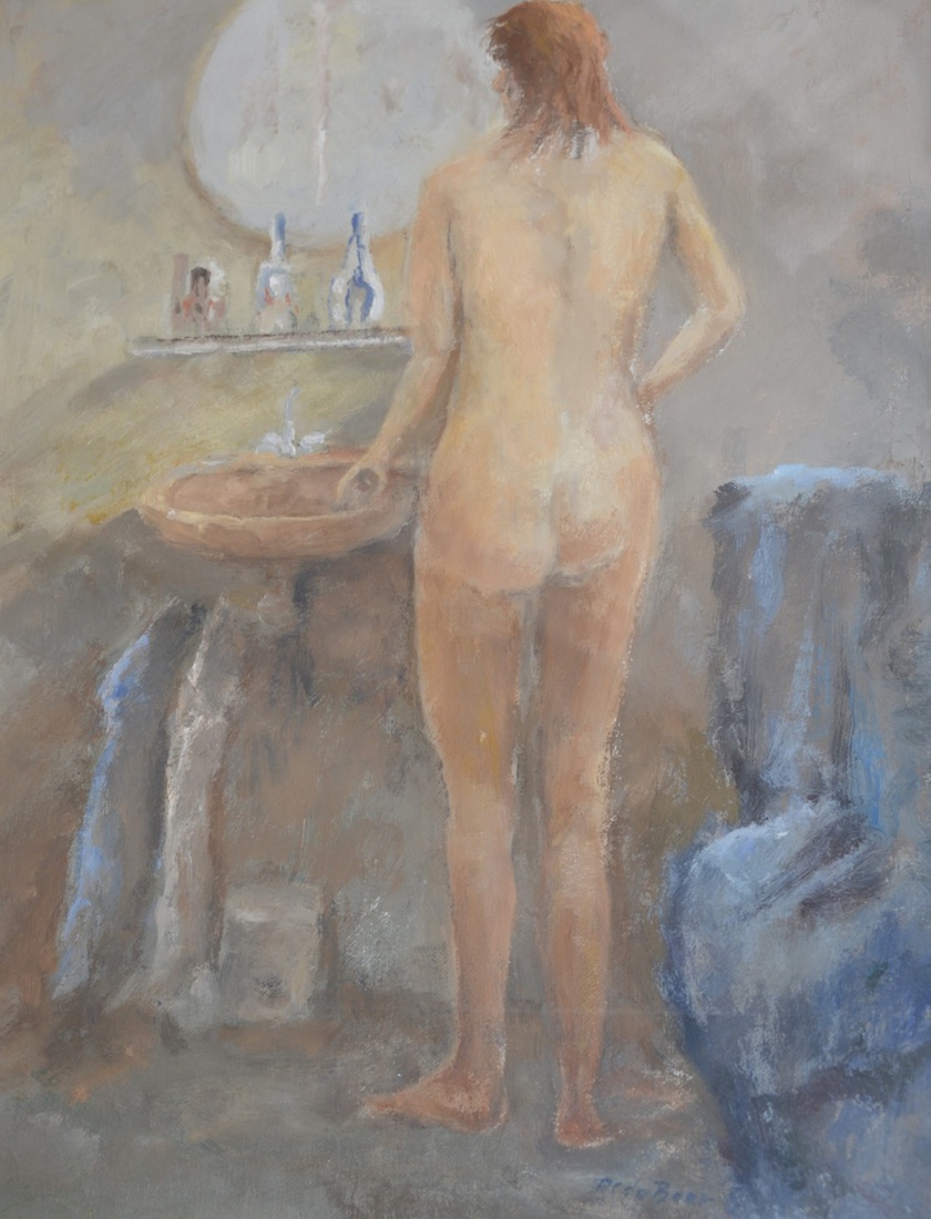 Naakt, staand voor wastafel