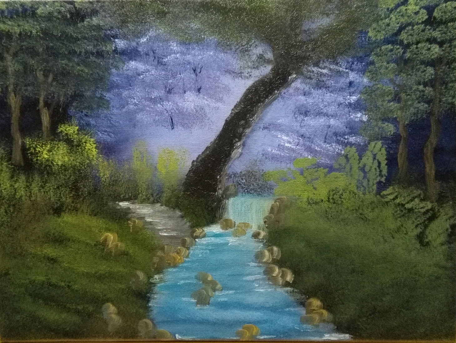 Kabbelend water langs de oude eik