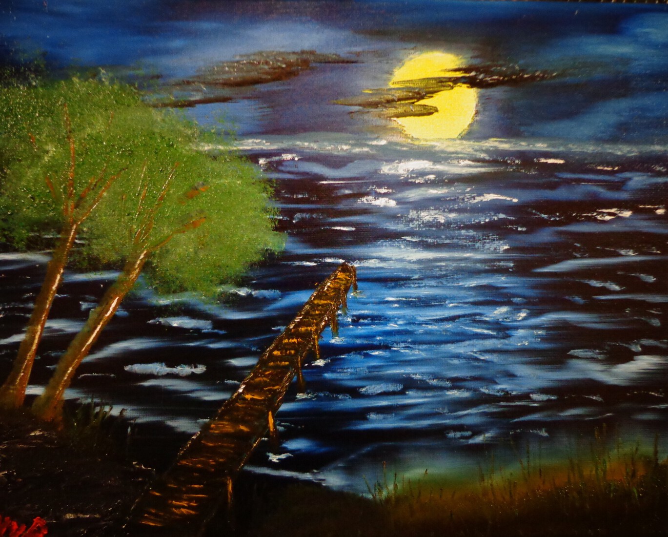 Aanlegsteiger naar ondergaande zon