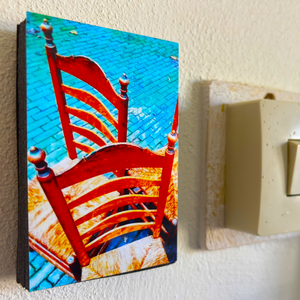 Serie van 23 fotootjes op klein formaat (6x9 cm), speciaal ontwikkeld voor in de automaat van PakjeKunst in de Bieb Alkmaar-Centrum; kleine werkjes, kleine prijzen en allemaal zijn ze nét even anders.
