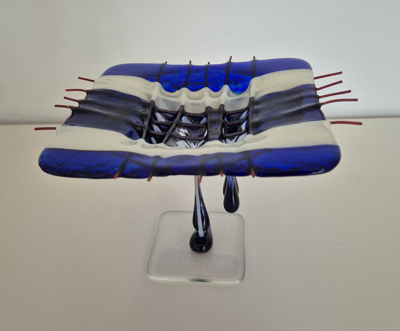 Staand werk druppelvorm met koperdraad