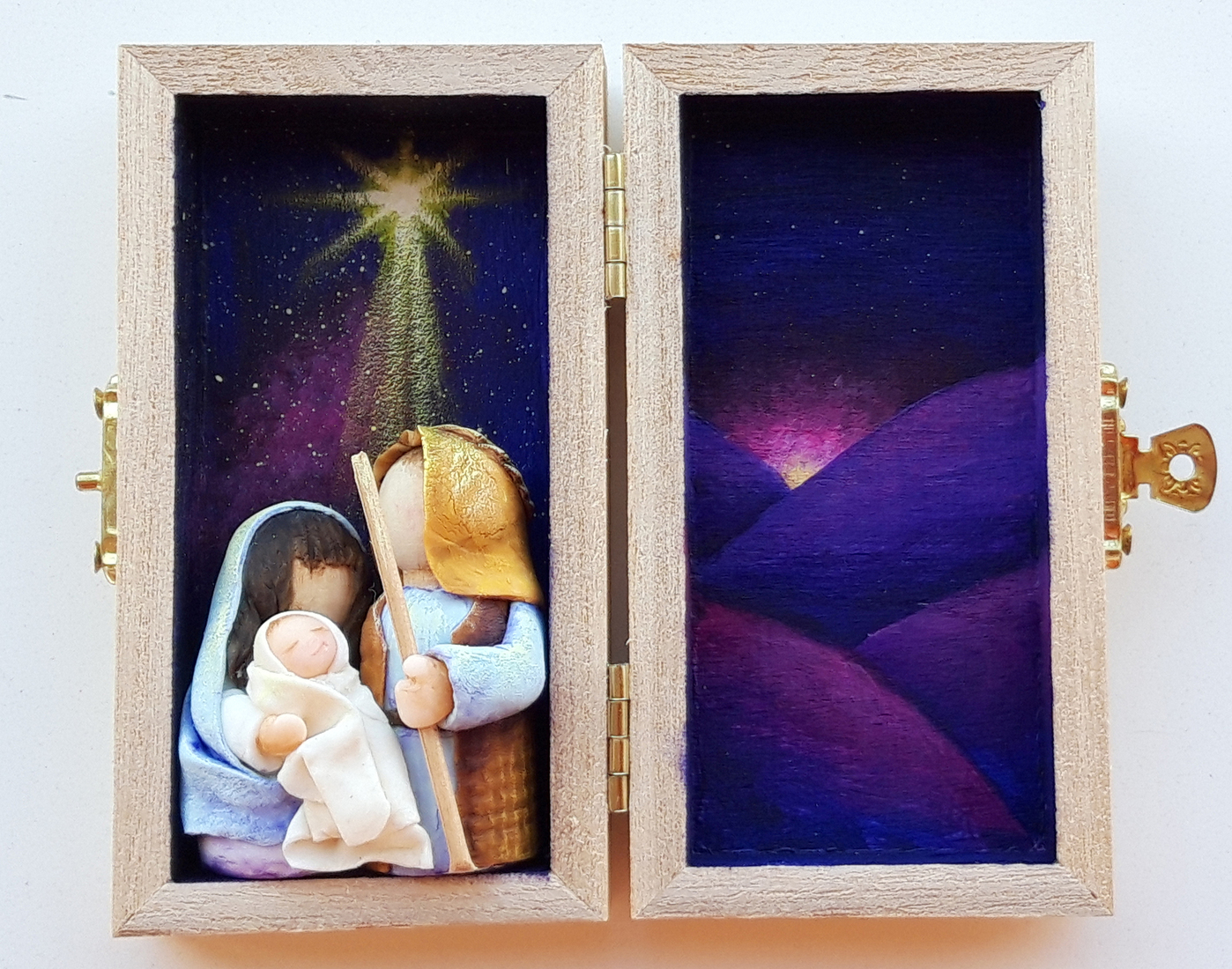 Kerststal in een koffer