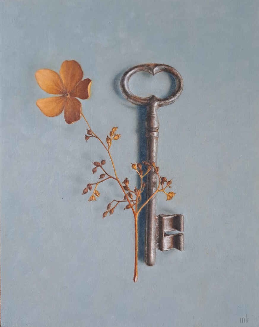 Sleutel met hortensiabloem