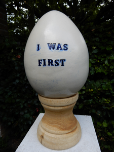 een reeks eieren met een eigen mening