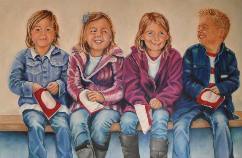 4 kinderen op een bankje