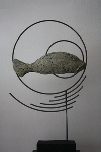 Steengoed, al dan niet gecombineerd met metaal. Soms met een verhaal, soms alleen een mooie vorm...