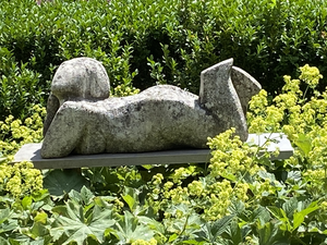 Mensfiguren in steen