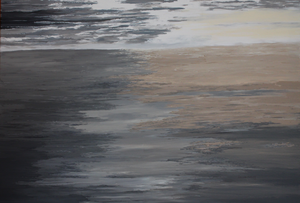 Een verstilde weergave van een kustlijn, een stadsgezicht of een landschap waar voortkabbelend water en weerspiegeling van het zonlicht samenkomen. 

